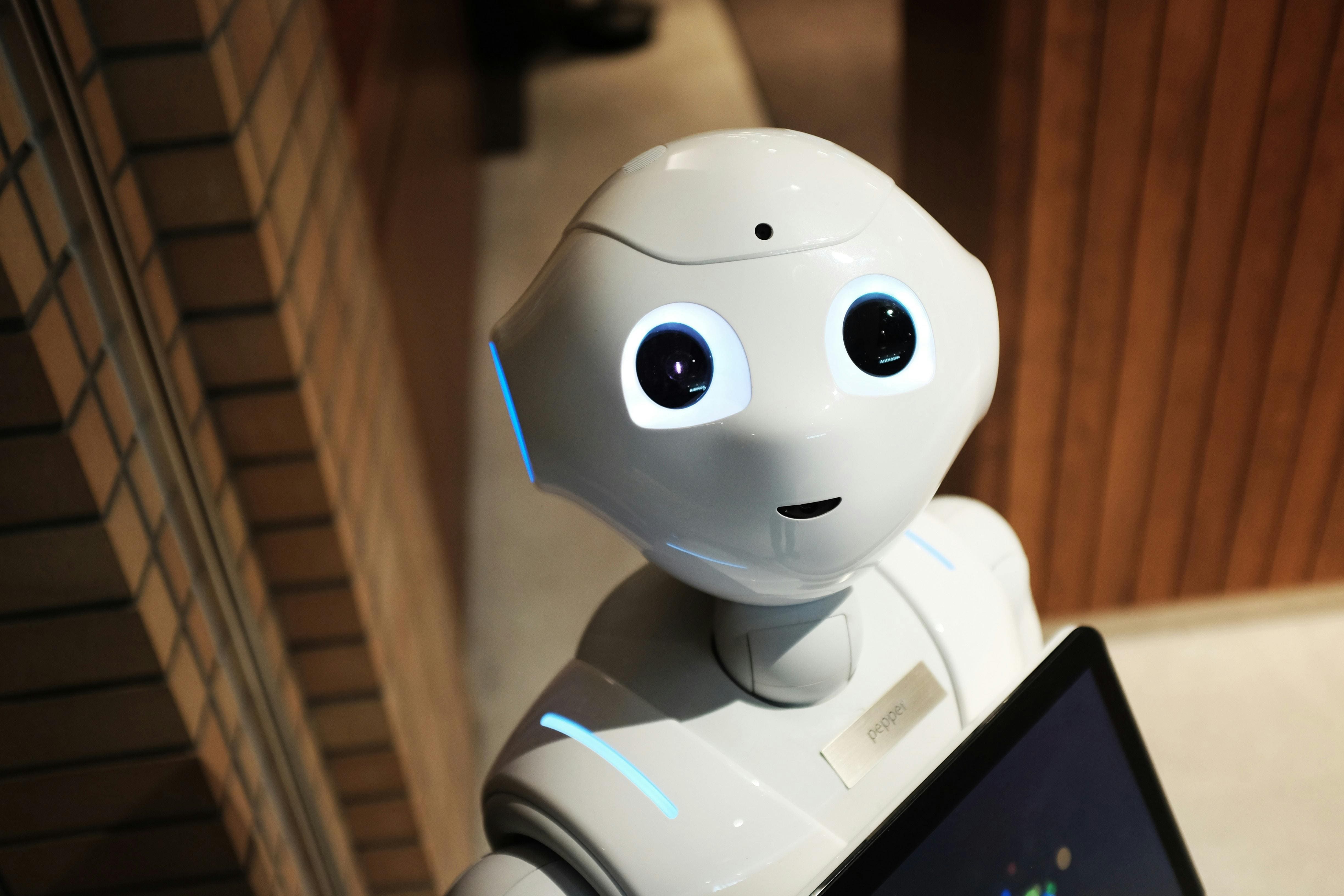 Automatizaciones de IA y Agentes de IA: qué son, diferencias y ejemplos reales para tu negocio